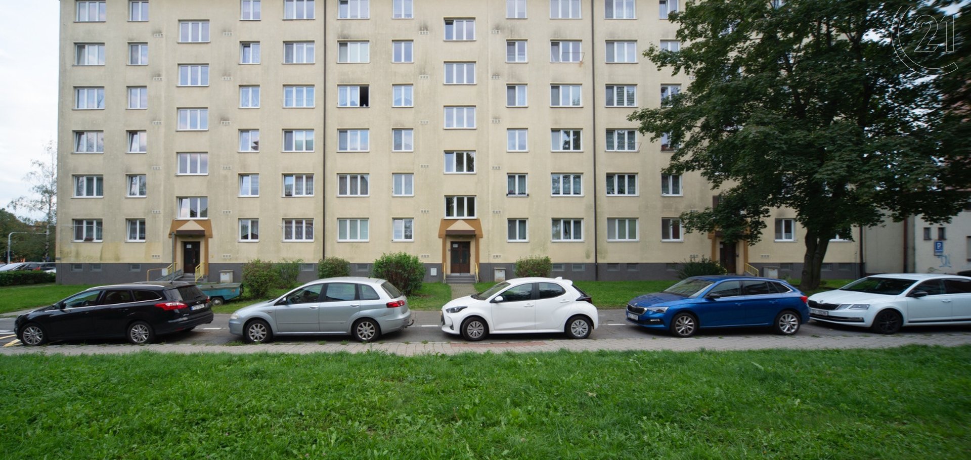 Družstevní byt 1+1 se zasklenou lodžií v centru Poruby v Ostravě.