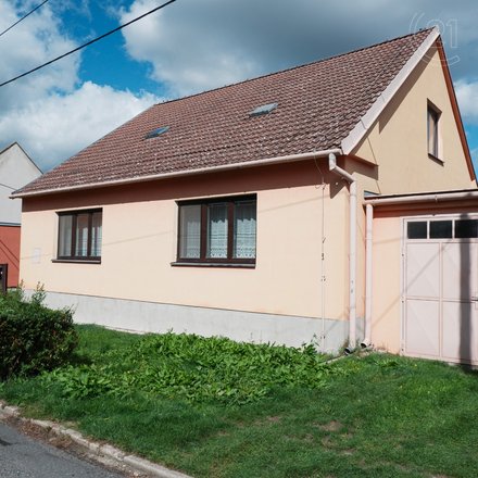 Prodej rodinného domu s garáží a zahradou, Valtice, pozemek 716 m2