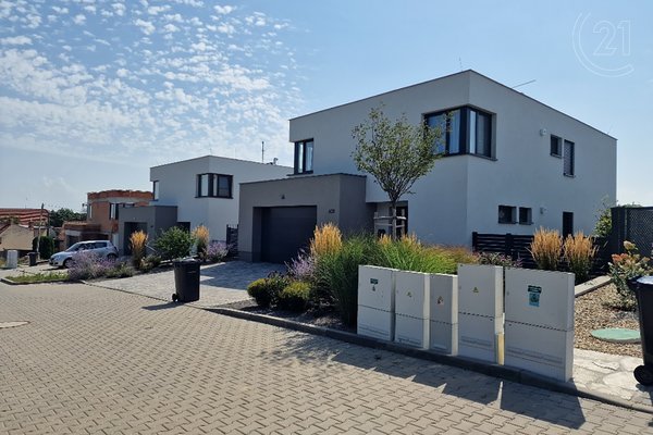 Novostavba velkého rodinného domu 6kk v Holubicích