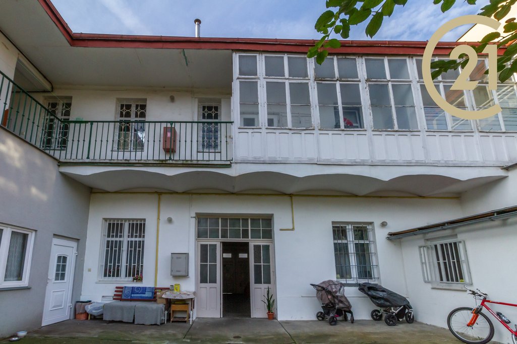 Prodej bytového domu zastavěná plocha 353 m² se