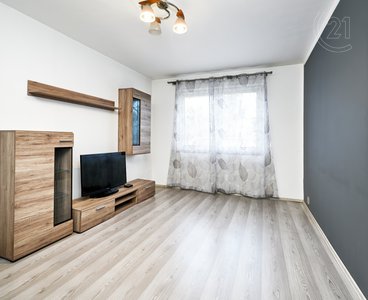 Pronájem bytu 2+1 se sklepem,  42 m², Milovice, ulice Mírová