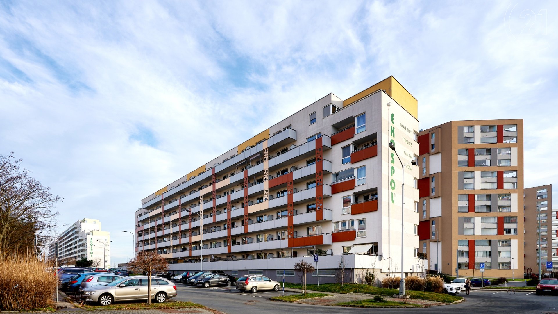 Pronájem bytu 3+kk s velkým balkonem a vlastním garážovým stáním,  65m², Praha 15- Horní Měcholupy, ulice Hornoměcholupská