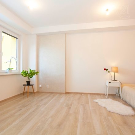 Prodej bytu 3+1, 77 m²  rozděleného na 3 jednotky, Praha 9 Vysočany