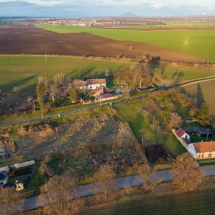 Prodej kompletně zasíťovaného stavebního pozemku, 1140 m² v obci Černuc - Bratkovice, okres Kladno
