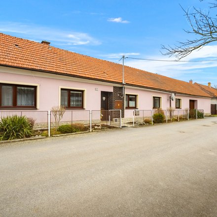 RD Cetkovice, CP 720 m2, dvougenerační, stodola, garáž, dvůr