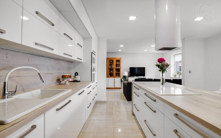 Prodej rodinného domu 195 m², pozemek 445 m²