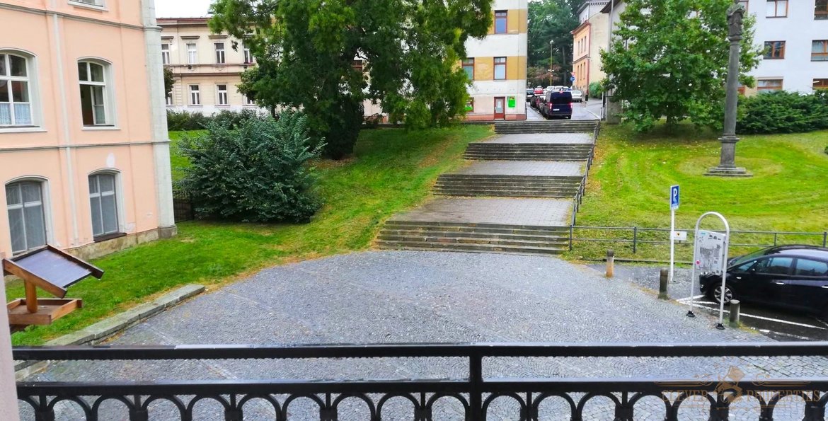 pronajem-byty-2-kk-70m2-balkon-terasa-centrum-chrudimi-zizkovo-namesti-6c1757 pronajem-byty-2-kk-70m2-balkon-terasa-centrum-chrudimi-zizkovo-namesti-6c1757
