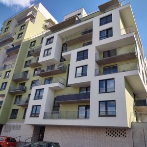 Pronájem bytu 3+kk s dvěma lodžiemi v novostavbě Na Spravedlnosti, 85 m² - Pardubice - Zelené Předměstí