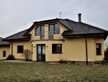 Moravany u Brna - RD 6+1, pozemek 1188 m2, zahradní domek, bazén - rodinný dům - Domy Brno-venkov