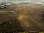 Litenčice, orná půda, travní porost, lesní pozemek, 16 677 m2 – pozemek - Pozemky Kroměříž