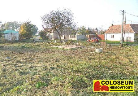 Prodej pozemku v lokalitě Damnice, okres Znojmo - obrázek č. 1