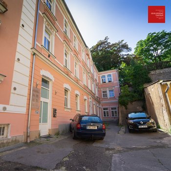Sale of commercial unit 92 m2 on Main street of Mariánské Lázně