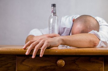 Kam na pivo, víno nebo drink?
