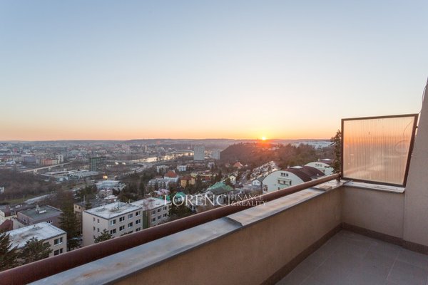 Pronájem, Byty 1+1, 37m² + terasa 20m² s výhledem na město - Praha - Libeň