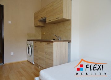 Pronájem částečně zařízeného bytu 1+kk, 20 m² ,ulice Korunní, Ostrava - Mariánské Hory
