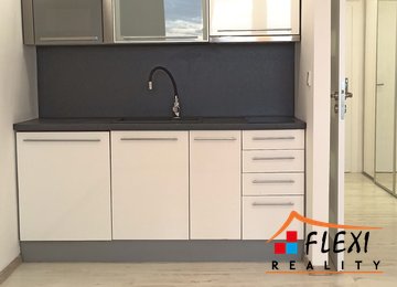 Pronájem hezkého bytu 1+kk,  30m² s komorou v centru na ul. 30. dubna, Moravská Ostrava