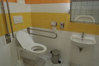 11 toalety pro zakazniky 1.NP