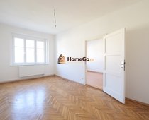 Dlouhodobý pronájem bytu 2+kk, metro Vyšehrad, od srpna, ulice Žateckých