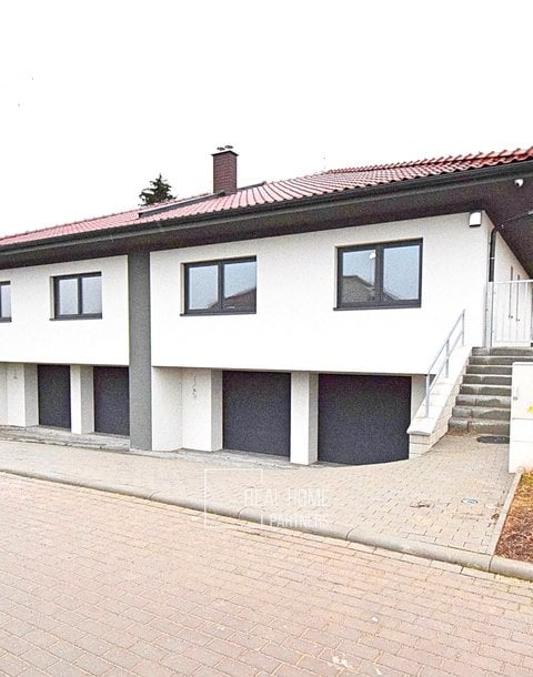 Prodej rodinného domu 155 m², pozemek 440 m² - Milovice