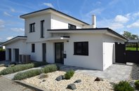 Prodej samostatně stojící rodinný dům - novostavba 4+kk 183 m2 se zahradou 750 m2, 2x , Brno - venkov