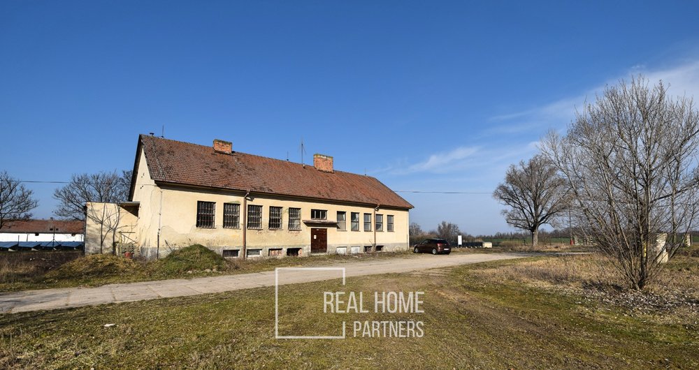 Prodej zemědělského areálu - budova 279 m², pozemek 2760 m² - Velký Karlov