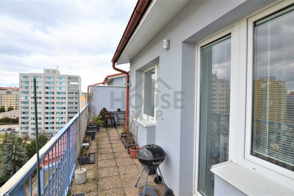 Prodej mezonetového bytu 4+kk s terasou (99,3 m2), Praha 9 - Letňany