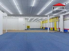 Obchodní prostory/cvičební sál 240 m2, Praha 8 - Bohnice