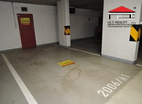 Pronájem garážového stání + komora 10m2, Praha 9 Vysočany