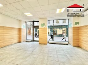 Pronájem prostor pro gastro v pěší zóně (69,71 m²)