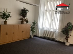 Pronájem kanceláří a prostoru pro kavárnu,  20 - 200m² - Brno-město