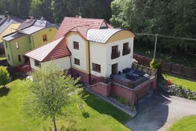 Prodej nadstandardního rodinného domu s velkým pozemkem v Krnově, Ev.č.: 00143