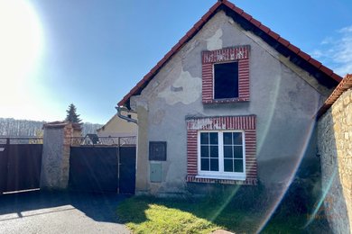 Prodej rodinného domu cca 180 m² se zahradou a pozemkem 774 m² - v obci Evaň u Libochovic, Ev.č.: 2303073