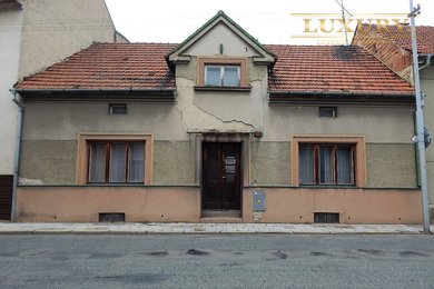Prodej řadového rodinného domu - Rájec-Jestřebí - k rekonstrukci, Ev.č.: 00041