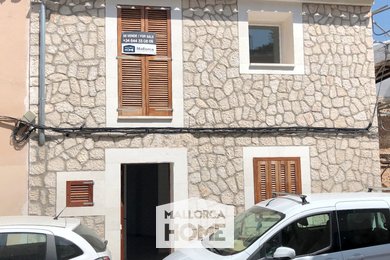 PRODEJ. Nový městský dům v malebné ulici starého města. Pollenca, Mallorca, Ev.č.: SMC2132