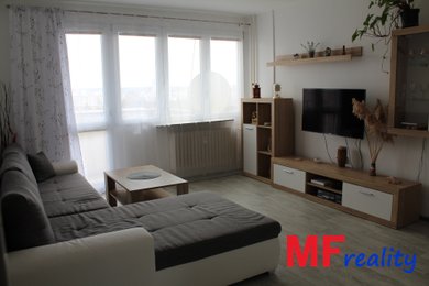 Nabízím k prodeji rekonstruovaný byt 3+1 o 63m² s balkonem a lodžií - Hradec Králové - Slezské Předměstí, Severní, Ev.č.: 00080