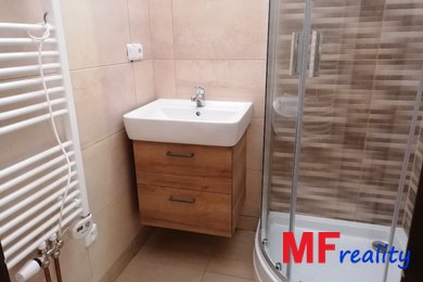 Pronájem zděného bytu 3+1, o 67,76m² s balkonem a dvěma sklepy - Hradec Králové - Slezské Předměstí, Ev.č.: 00082