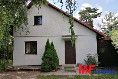 Prodej pěkné chaty 3+1 s pozemkem 399m² v obci Smržov u Smiřic, vzdálen 15km od Hradce Králové, Ev.č.: 00086