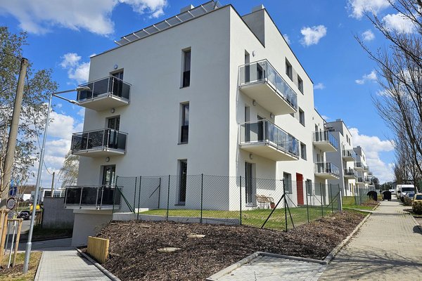 Nový moderní byt 2+kk s podlahovou plochou 58,4 m2 a balkonem 8,3 m2 na klidném místě s nádherným výhledem na Plzeň