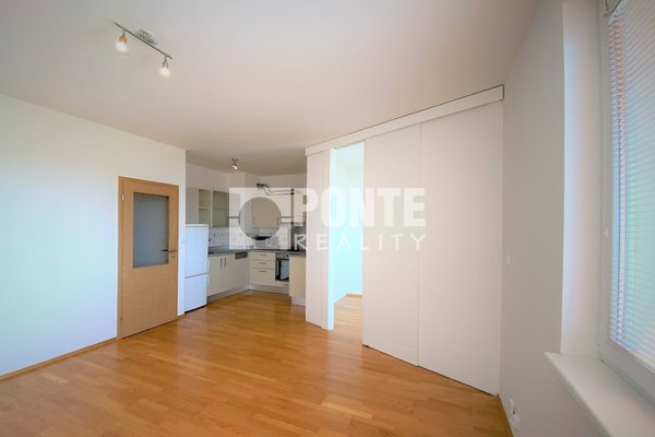 Prodej bytu 2+kk s balkónem, 41 m², ul. Tupolevova,  Praha - Letňany, OV, 4.NP. cihla