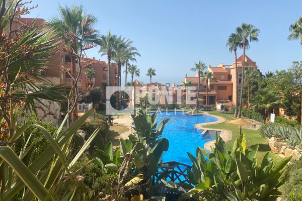 Prodej krásného bytu v úžasné residenci s bazény a viřivkou,  3+1, 108 m² , terasa, parkovací stání, sklep - Marbella