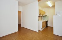 Prodej bytu s dispozicí 2+kk, výměra 43m2, ul. Borovanského, Praha - Butovice, OV, 7.NP s výtahem, panelový dům
