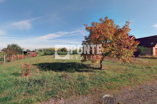 Prodej stavebního pozemku 1330 m² v obci Tuklaty, okres Kolín
