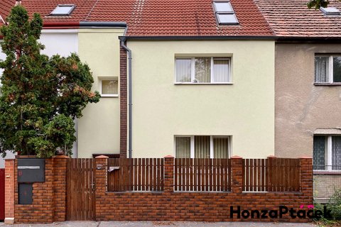 Prodej rodinného domu Záběhlice realitní makléř • realitní kancelář • realitní služby nejen v Praze5