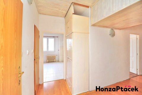 Prodej bytu 2+1 Brandýs nad Labem realitní makléř • realitní kancelář • realitní služby nejen v Praz