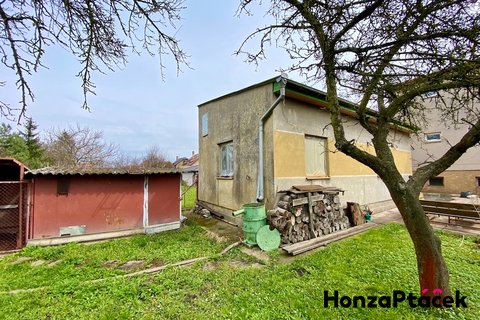 Prodej rodinného domu Sadská realitní makléř v Praze, realitní kancelář1