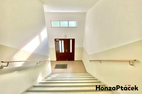 Prodej družstevního bytu Ovčárská ulice realitní makléř • realitní kancelář • realitní s