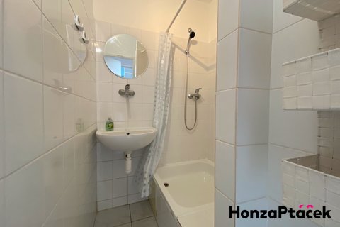 Pronájem bytu Jabloňová, Praha realitní makléř v Praze, realitní kancelář7