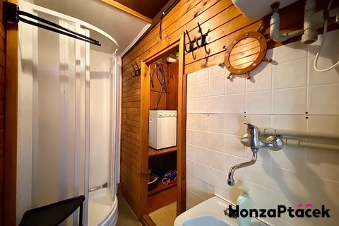 Prodej chaty Psáry Modřany realitní makléř • realitní kancelář • realitní služby nejen v P