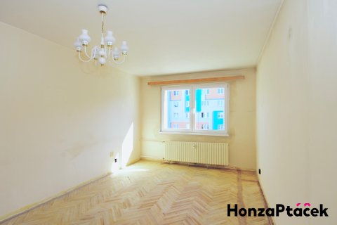 Prodej bytu Bydžovského realitní makléř v Praze, realitní kancelář1
