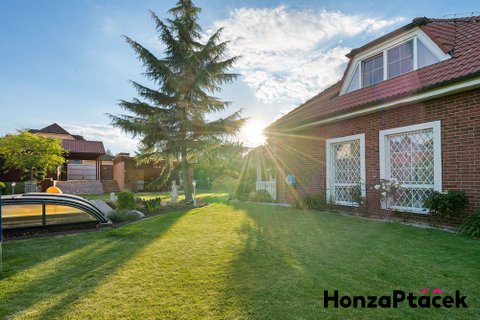 Prodej domu Jahodová Horní Jirčany Praha realitní makléř v Praze, realitní kancelář nové23